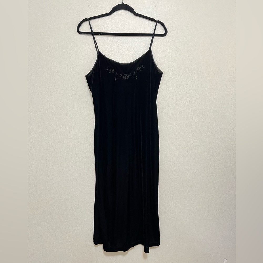 ❤️ Vintage Y2K California Miss floral emboridered velvet slip dress
